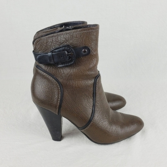 Caressa Michelle green leather ankle bootie size 6M - Picture 15 of 15